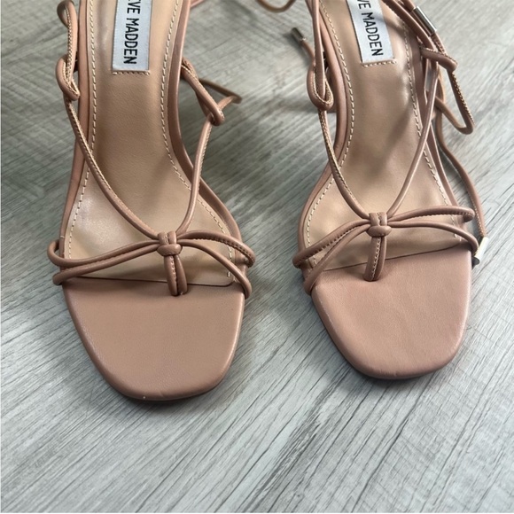 STEVE MADDEN Womens Superb Nude Patent Thong Ankle Tie-Up Heels Size 5.5 Lace Up - Picture 8 of 13